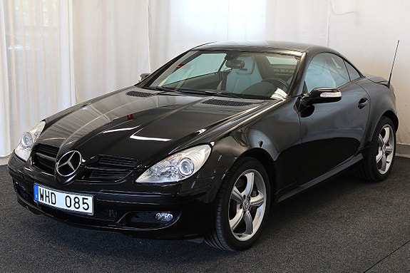 Mercedes-Benz SLK350 4 of 5
