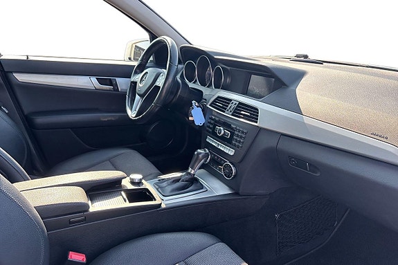 Mercedes-Benz C220 12 of 21