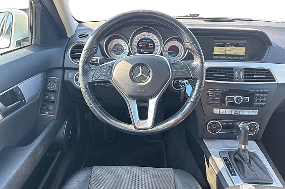 Mercedes-Benz C220 14 of 21