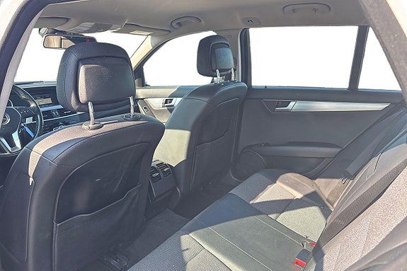 Mercedes-Benz C220 16 of 21