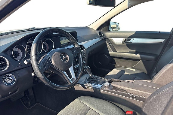 Mercedes-Benz C220 11 of 21