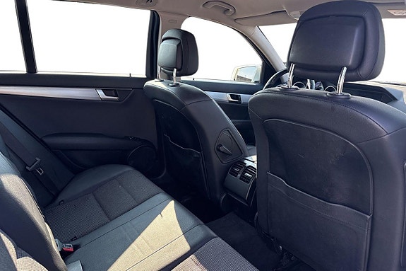 Mercedes-Benz C220 15 of 21