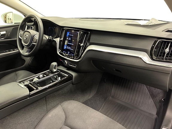 Volvo V60 4 of 16