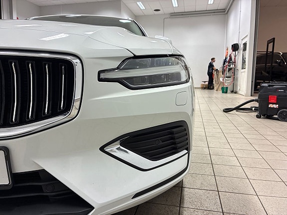 Volvo V60 15 of 16