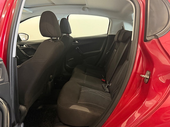 Peugeot 208 15 of 26