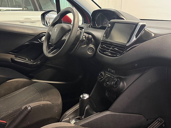 Peugeot 208 17 of 26
