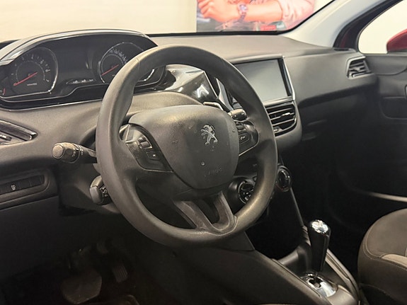 Peugeot 208 10 of 26