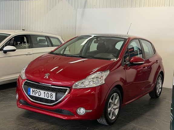 Peugeot 208 3 of 5