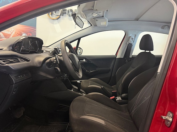 Peugeot 208 12 of 26