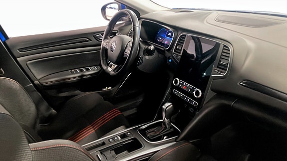 Renault Megane E-Tech 3 of 9