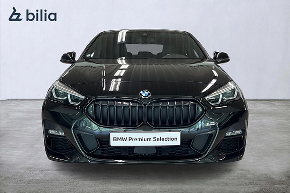 BMW 218i 5 of 17
