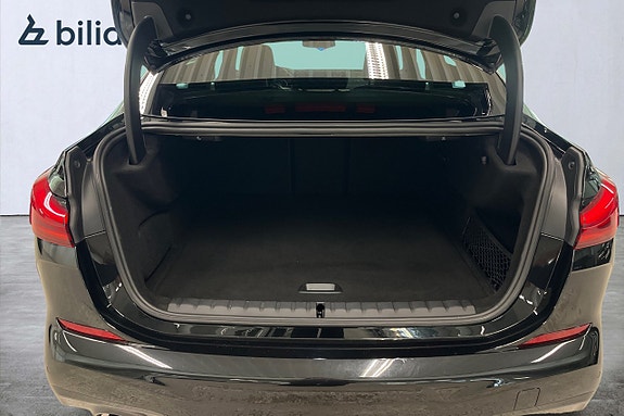 BMW 218i 10 of 17