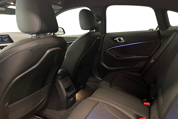 BMW 218i 11 of 17