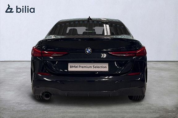 BMW 218i 4 of 17