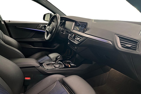 BMW 218i 6 of 17