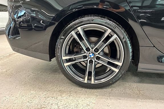 BMW 218i 14 of 17