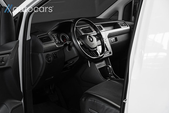 Volkswagen Caddy Maxi 28 of 30