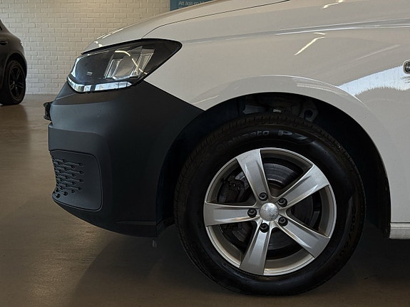 Volkswagen Caddy 18 of 24