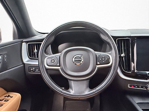 Volvo XC60 14 of 30
