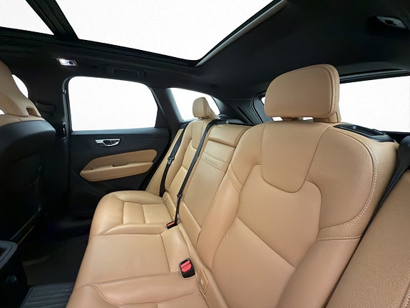 Volvo XC60 28 of 30