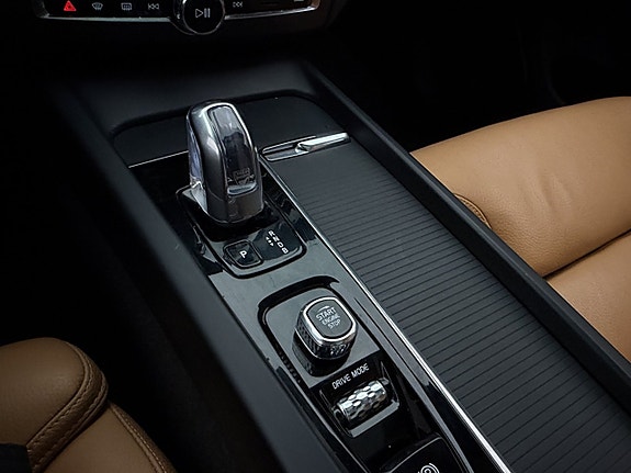 Volvo XC60 27 of 30