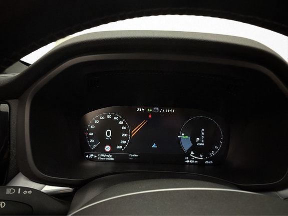 Volvo XC60 16 of 30