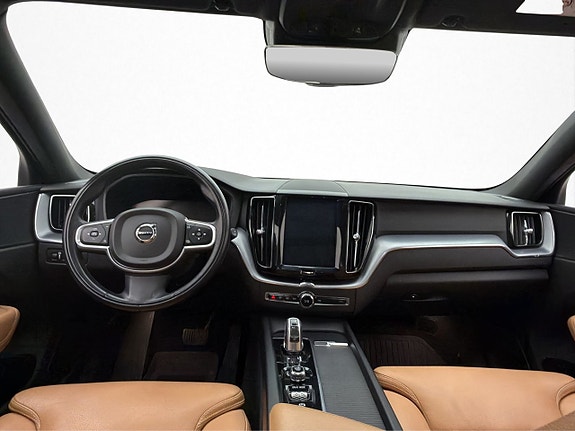 Volvo XC60 13 of 30
