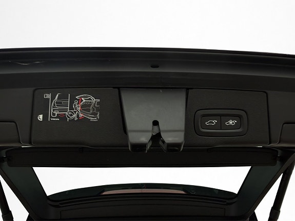 Volvo XC60 10 of 30
