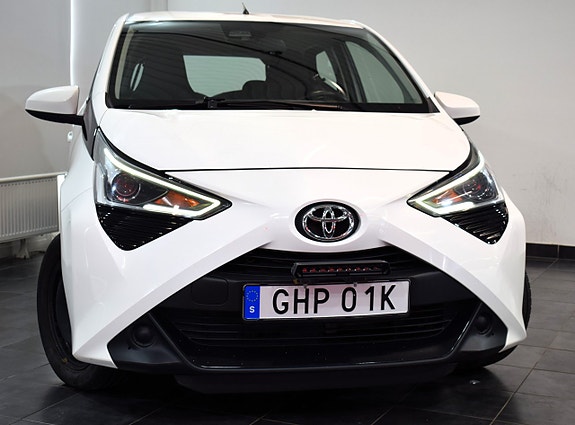 Toyota Aygo 2 of 5