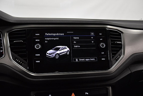 Volkswagen T-Roc 16 of 24