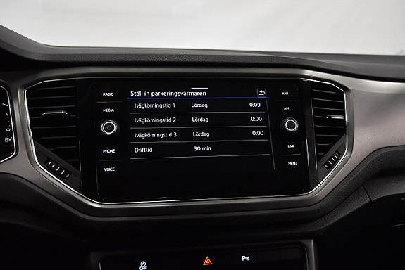 Volkswagen T-Roc 15 of 24
