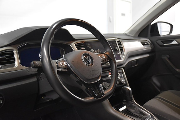 Volkswagen T-Roc 9 of 24