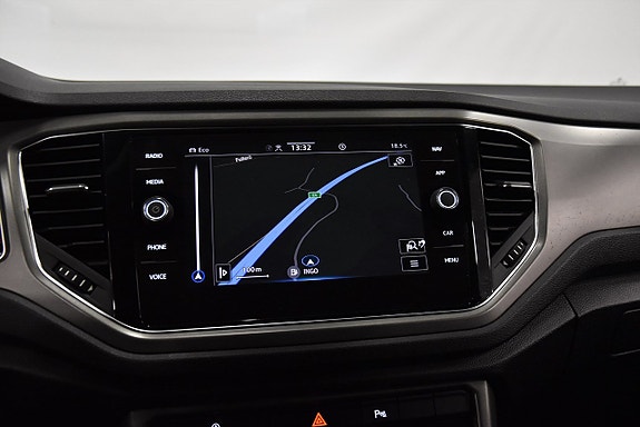 Volkswagen T-Roc 13 of 24