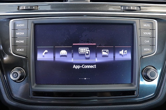 Volkswagen Tiguan 13 of 16