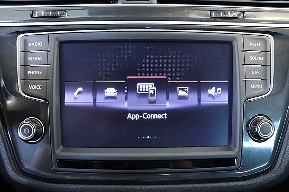 Volkswagen Tiguan 13 of 16