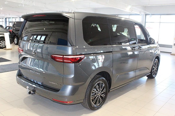 Volkswagen Multivan 5 of 5