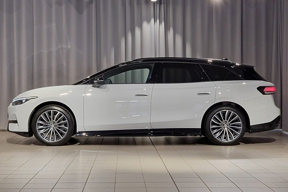 Volkswagen ID.7 2 of 5
