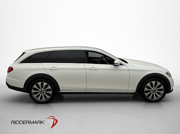 Mercedes-Benz E220 9 of 30