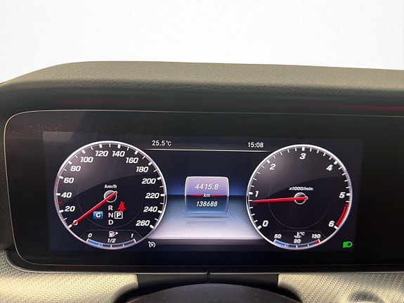 Mercedes-Benz E220 19 of 30
