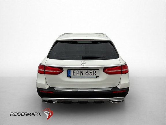 Mercedes-Benz E220 6 of 30
