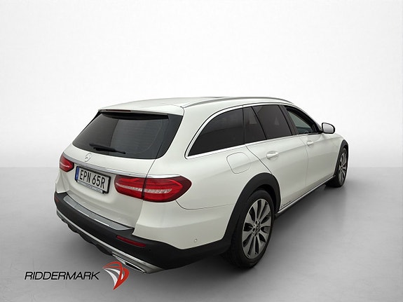 Mercedes-Benz E220 8 of 30