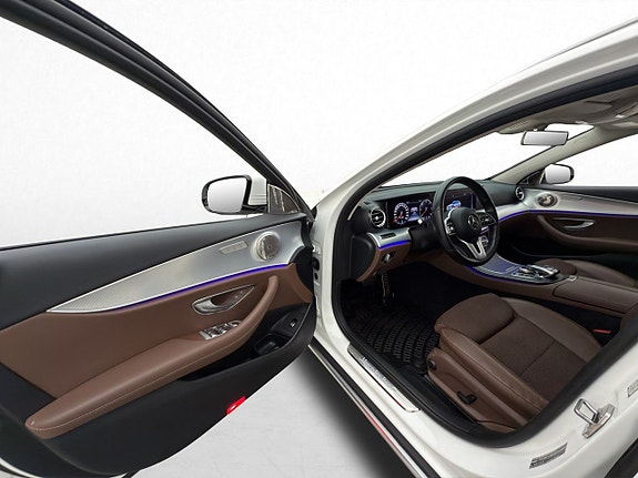 Mercedes-Benz E220 12 of 30
