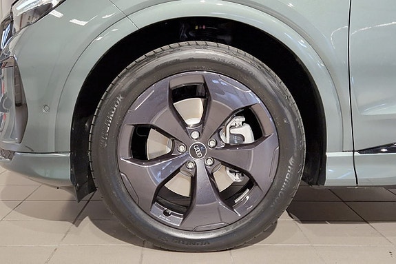 Audi Q4 e-tron 3 of 5