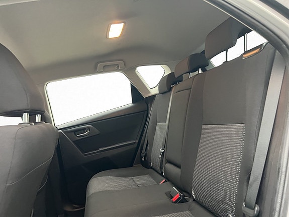 Toyota Auris 16 of 29