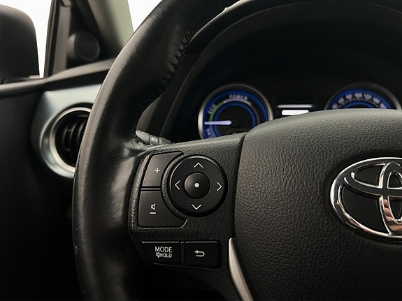 Toyota Auris 18 of 29