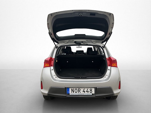 Toyota Auris 25 of 29