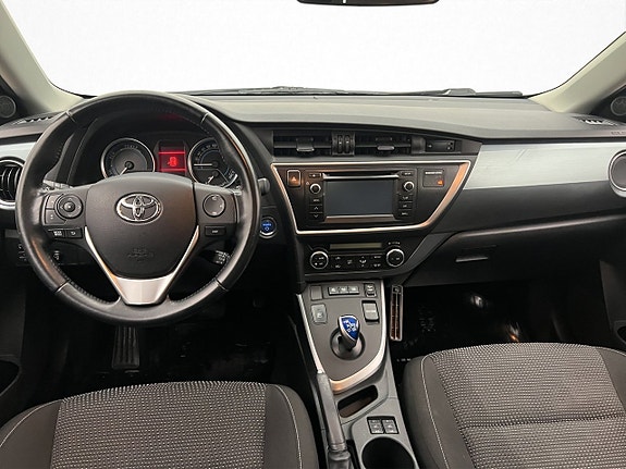 Toyota Auris 12 of 29