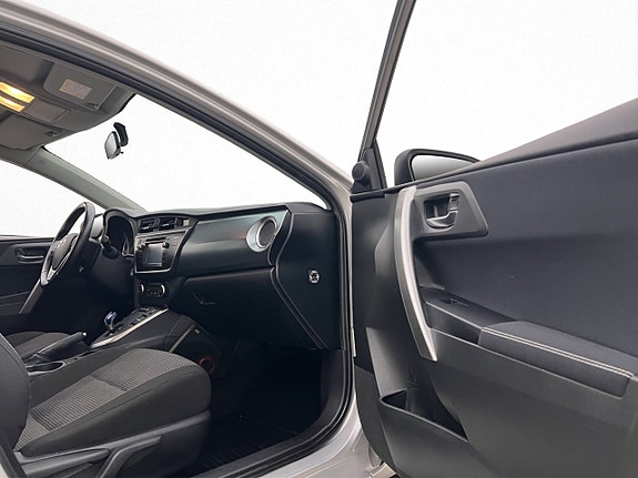 Toyota Auris 15 of 29