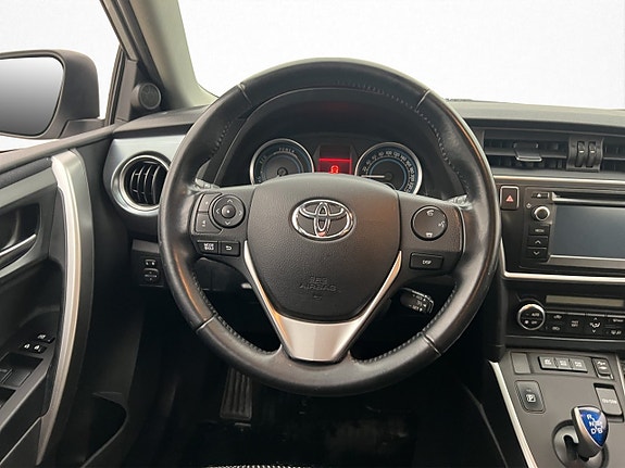 Toyota Auris 13 of 29