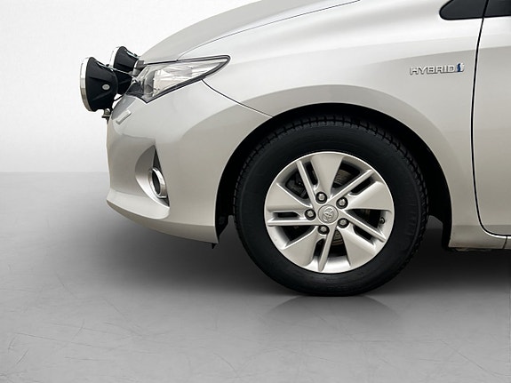 Toyota Auris 26 of 29